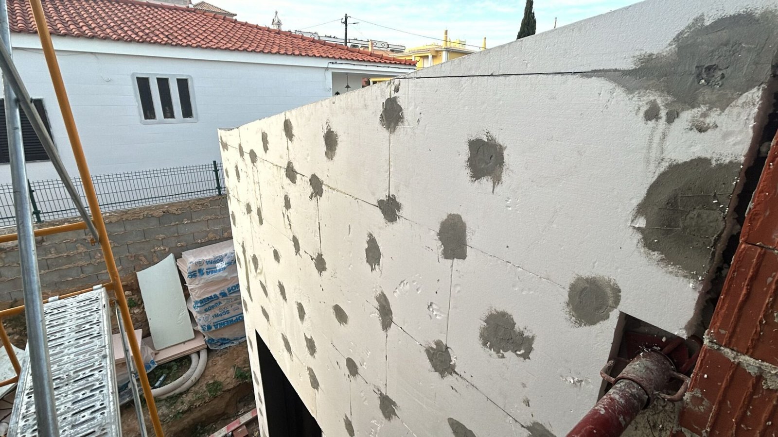 FACADES & EXTERIOR RESTORATION